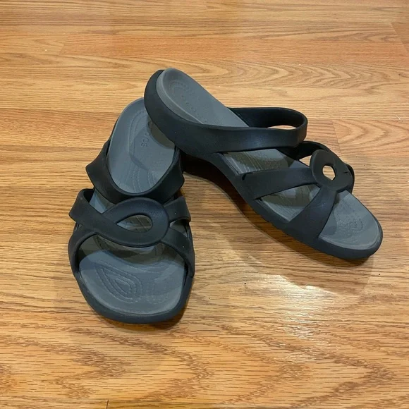 Crocs Stylish Black Women's Sandals - Picture 1 of 6